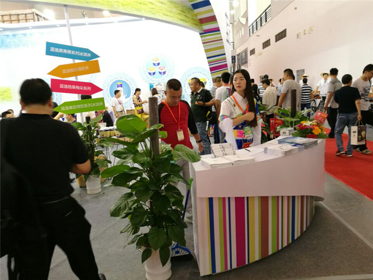 寧波藍(lán)逸冰激凌大展